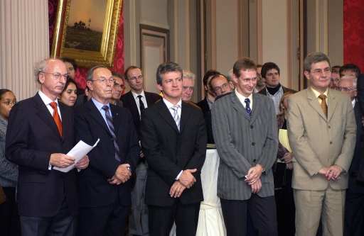 Derrire cette photo se trouve la photo originale, indispensable pour une impression de qualit.