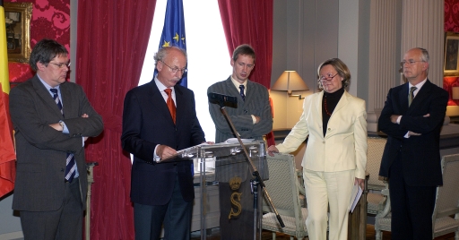 Derrire cette photo se trouve la photo originale, indispensable pour une impression de qualit.