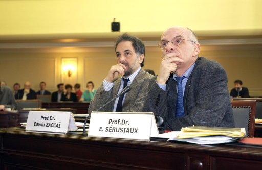 Derrire cette photo se trouve la photo originale, indispensable pour une impression de qualit.