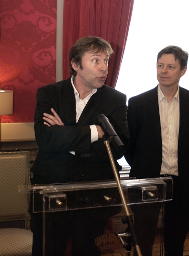 Derrire cette photo se trouve la photo originale, indispensable pour une impression de qualit.