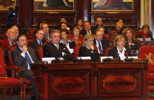 Derrire cette photo se trouve la photo originale, indispensable pour une impression de qualit.