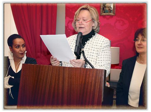 Derrire cette photo se trouve la photo originale, indispensable pour une impression de qualit.