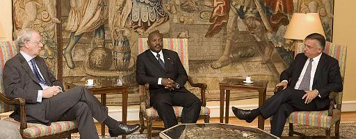 Derrire cette photo se trouve la photo originale, indispensable pour une impression de qualit.