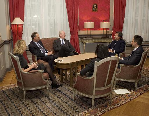 Derrire cette photo se trouve la photo originale, indispensable pour une impression de qualit.