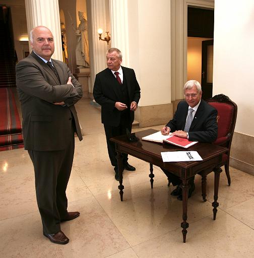 Derrire cette photo se trouve la photo originale, indispensable pour une impression de qualit.
