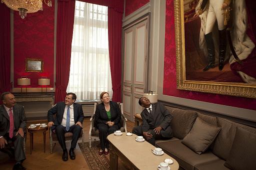 Derri�re cette photo se trouve la photo originale, indispensable pour une impression de qualit�.