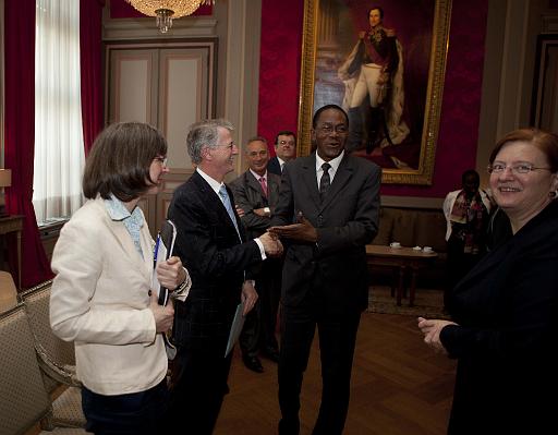 Derri�re cette photo se trouve la photo originale, indispensable pour une impression de qualit�.