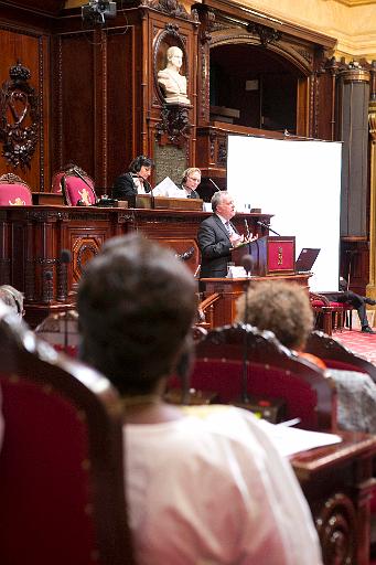 Derrire cette photo se trouve la photo originale, indispensable pour une impression de qualit.