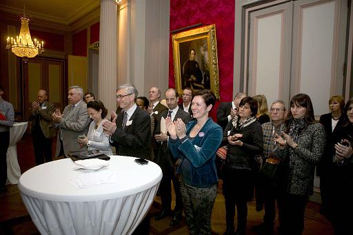 Derrire cette photo se trouve la photo originale, indispensable pour une impression de qualit.