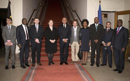 Derrire cette photo se trouve la photo originale, indispensable pour une impression de qualit.