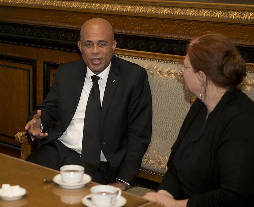 Derrire cette photo se trouve la photo originale, indispensable pour une impression de qualit.