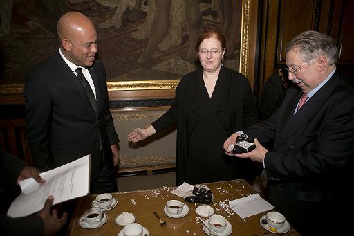 Derrire cette photo se trouve la photo originale, indispensable pour une impression de qualit.
