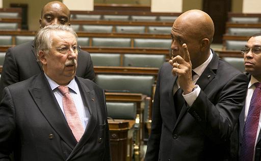 Derrire cette photo se trouve la photo originale, indispensable pour une impression de qualit.