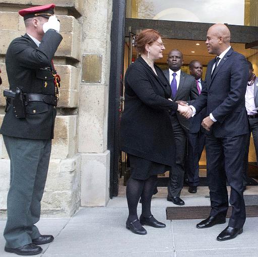 Derrire cette photo se trouve la photo originale, indispensable pour une impression de qualit.