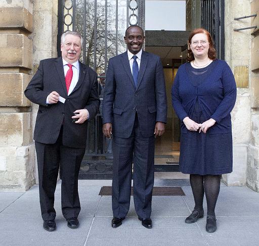 Derrire cette photo se trouve la photo originale, indispensable pour une impression de qualit.