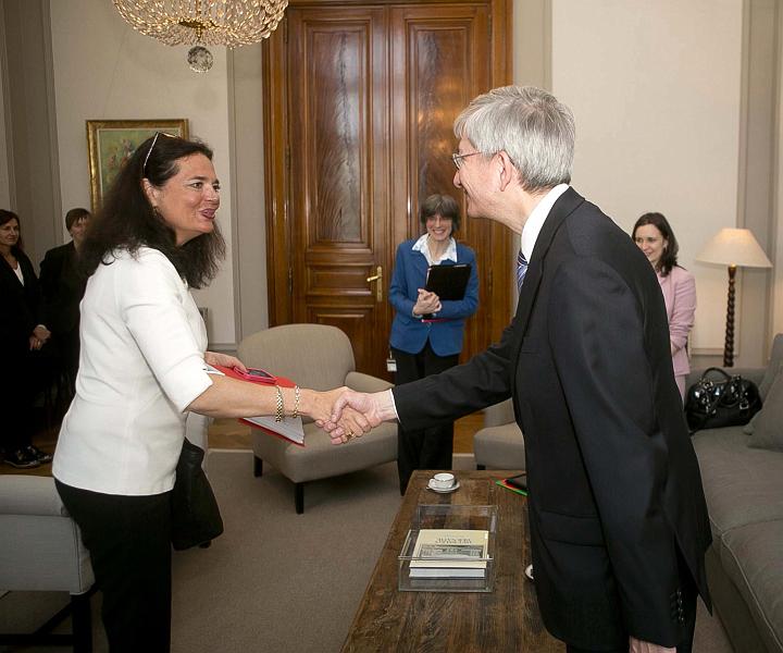 Derrire cette photo se trouve la photo originale, indispensable pour une impression de qualit.