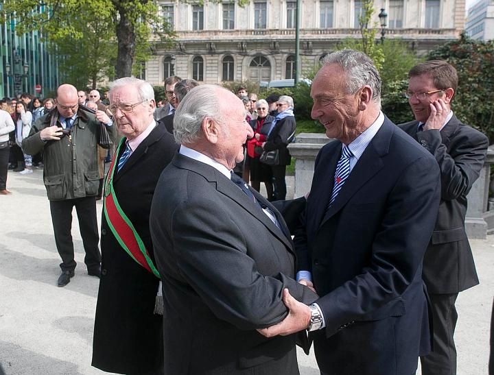 Derrire cette photo se trouve la photo originale, indispensable pour une impression de qualit.