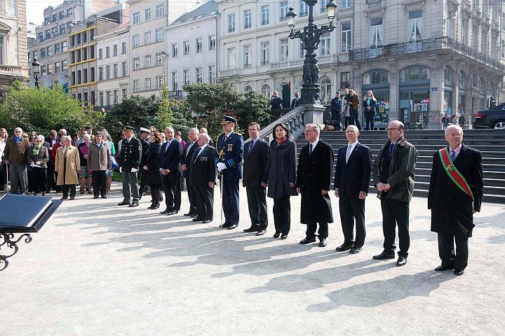 Derrire cette photo se trouve la photo originale, indispensable pour une impression de qualit.