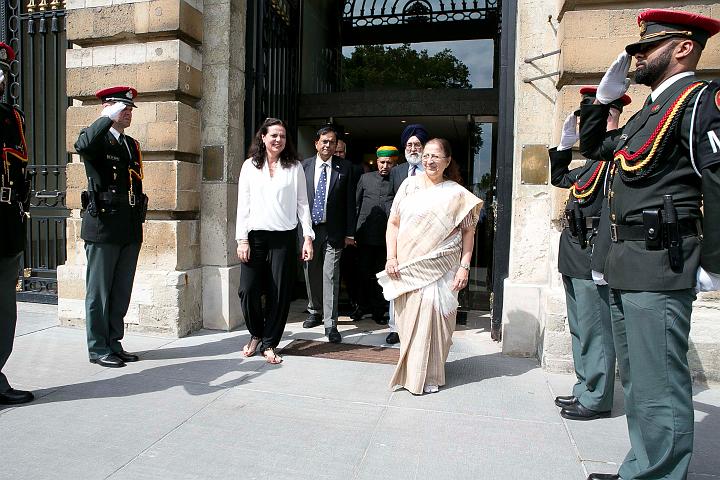 Derrire cette photo se trouve la photo originale, indispensable pour une impression de qualit.