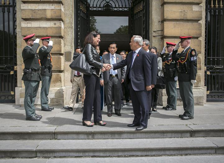 Derrire cette photo se trouve la photo originale, indispensable pour une impression de qualit.