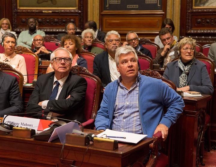 Derrire cette photo se trouve la photo originale, indispensable pour une impression de qualit.