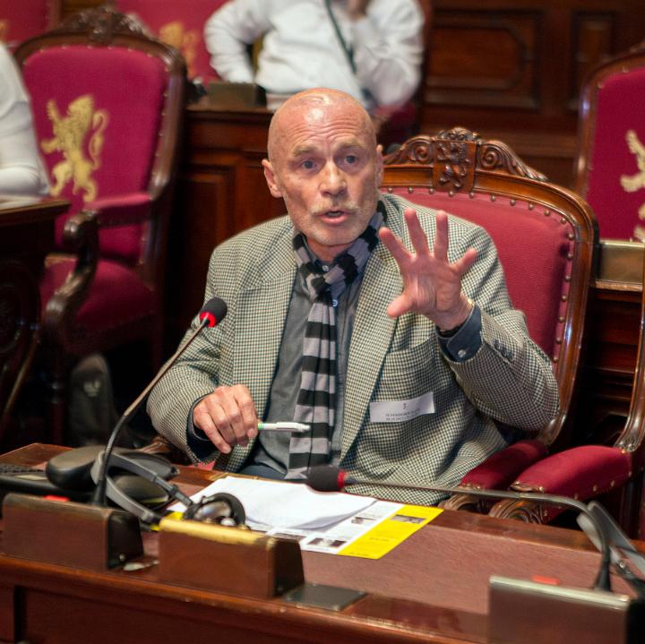 Derrire cette photo se trouve la photo originale, indispensable pour une impression de qualit.