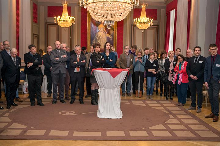 Derrire cette photo se trouve la photo originale, indispensable pour une impression de qualit.