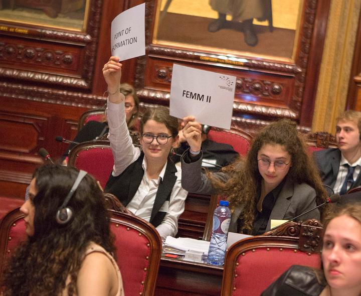 Derrire cette photo se trouve la photo originale, indispensable pour une impression de qualit.