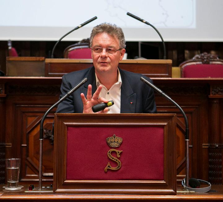 Dr. Olivier Van der Wildt