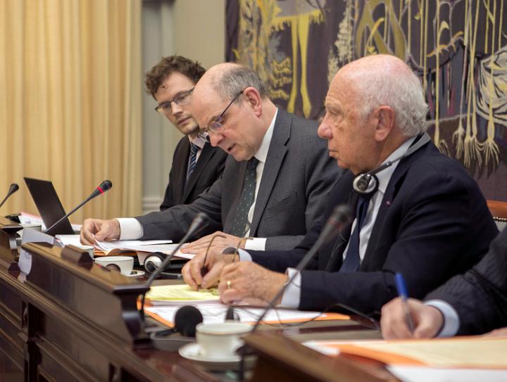 Herziening Grondwet art. 149 in Senaatscommissie aangenomen
