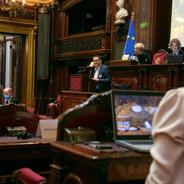 Benelux Jongerenparlement in de Senaat