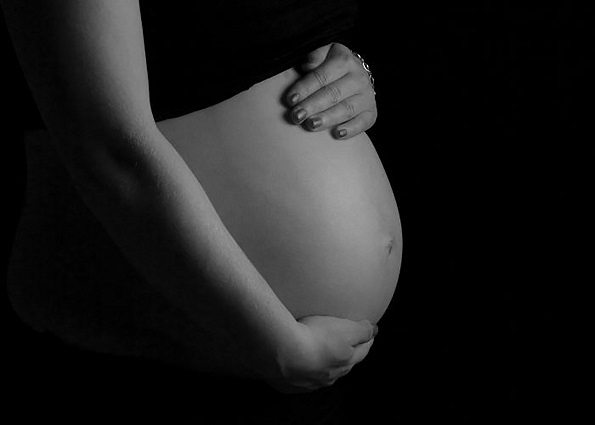 COMEQUITAS hoort experten over obstetrisch geweld