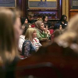 Discussieforum - Wat zijn de uitdagingen voor een jonge vrouw in 2022?