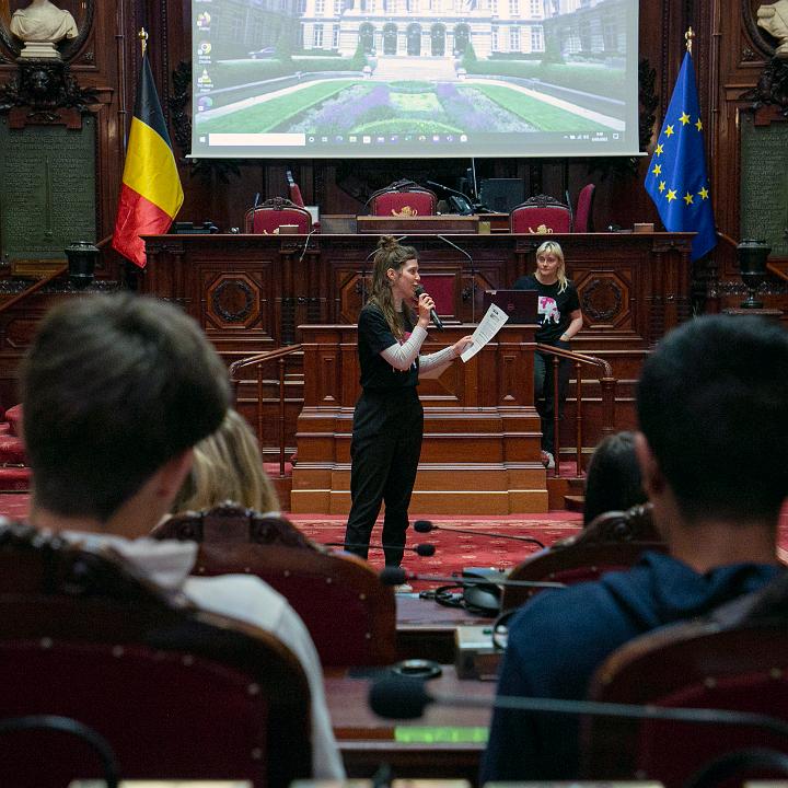 Scholierenparlement in de Senaat