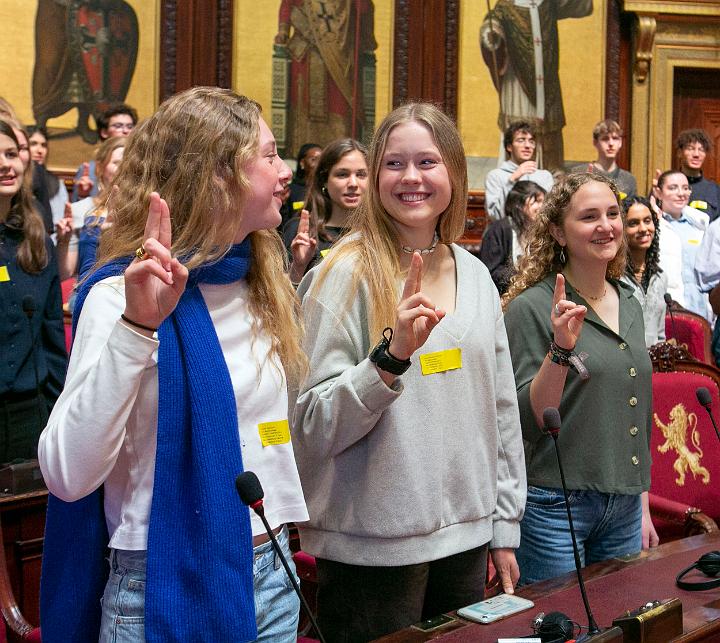 Scholierenparlement in de Senaat