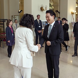 Visite de M. Jang, envoyé spécial du président de la République de Corée