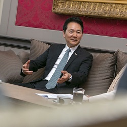 Visite de M. Jang, envoyé spécial du président de la République de Corée