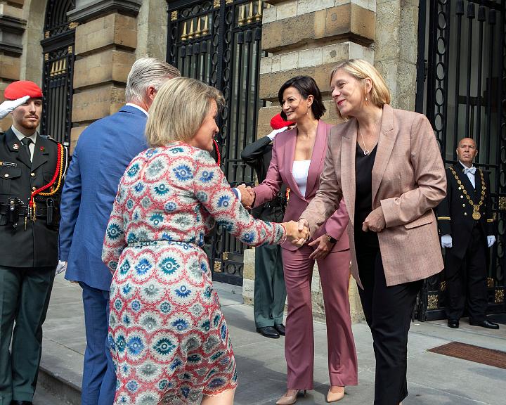 Borstbeelden van Koning Filip en Koningin Mathilde in de Senaat