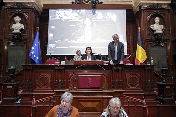 De Senaat neemt het wetsvoorstel tot bepaling van de beginselen voor de loting van natuurlijke personen voor de gemengde commissies en de burgerpanels op initiatief van de Senaat aan