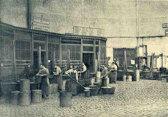 Prparation de la soupe populaire au Boulevard du Hainaut.