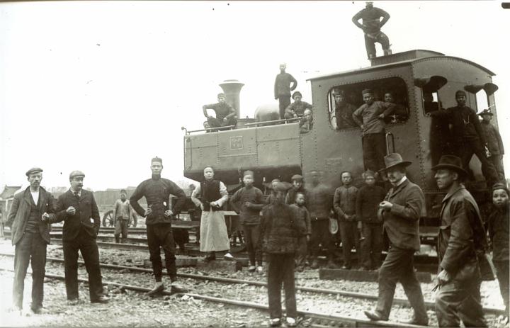 De aanleg van de spoorweg tussen Peking en Hankou in China - werf rond 1904