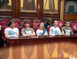 Des étudiants ukrainiens au Sénat