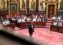 Des étudiants ukrainiens au Sénat