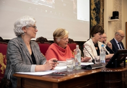 COMINSTIT bespreekt de aanbevelingen van de Groep van Wijzen
