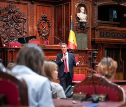 Des étudiants ukrainiens au Sénat