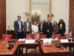 Ambassadeurs van de Noordse landen op bezoek in de Senaat