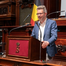 Herziening artikel 195 van de Grondwet goedgekeurd - plenaire vergadering 3/04/2026