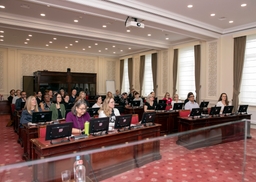 Des fonctionnaires canadiens en visite au Sénat