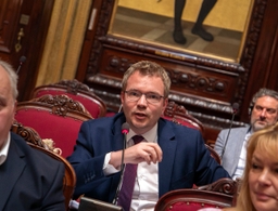 De Senaat stemt over het ontwerp van verklaring tot herziening van de Grondwet