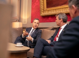 Bezoek van de voorzitter van het Albanese parlement